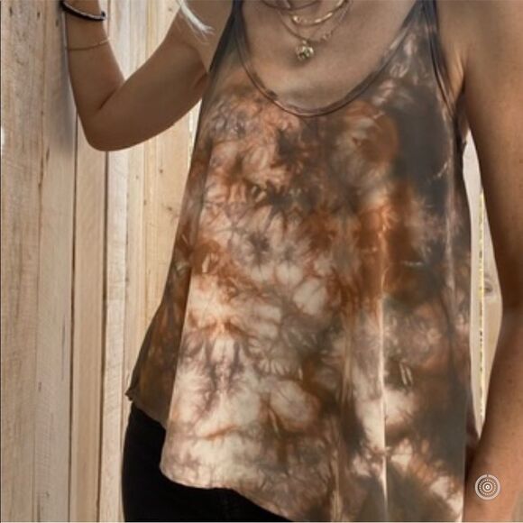 Lush tie dyed sleeves top - Picture 3 of 9